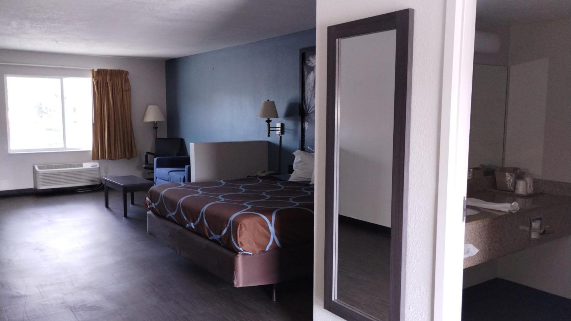Super 8 Motel By Wyndham Near Fort Lauderdale Arpt Дания-Бич Экстерьер фото